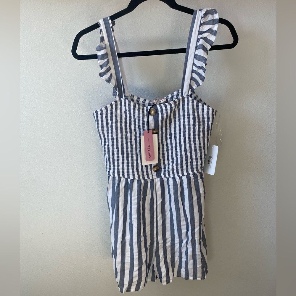 NEW WITH TAGS WOMENS ROMPER SIZE LARGE